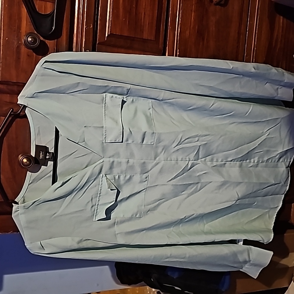 !!.           Ladies size S/P blouse.     Tote